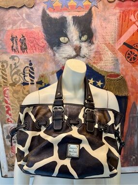 Dooney & Bourke 1975 Vintage Brown and Cream Giraffe-Print Leather Shoulder Bag